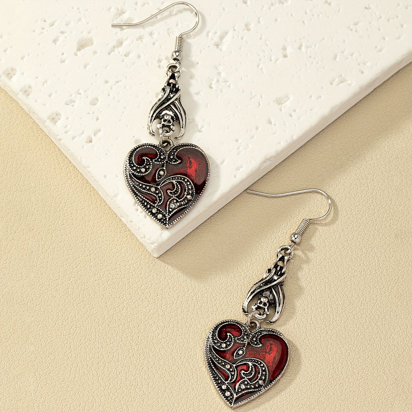 Pair of Gothic Style Minimalist Elegant Dark Red Heart Women'S Earrings, Perfect for Vacation Parties and Everyday Wear, Elegant Jewelry, Elegant Accessories, Fashion Lovers, Gift Shoppers, Stylish Pendants, Highquality Metal