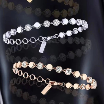 A bracelet resembling a combination of stars, made of S925 sterling silver material, gorgeous and romantic, with a story
