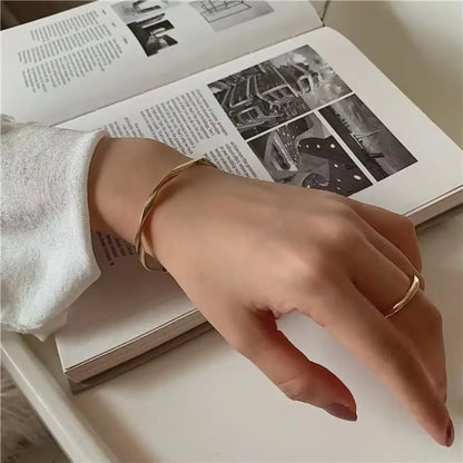 Fashion Trend Unique Design Elegant Exquisite Twist Simple Bracelet Women Jewelry Wedding Party Premium Gift