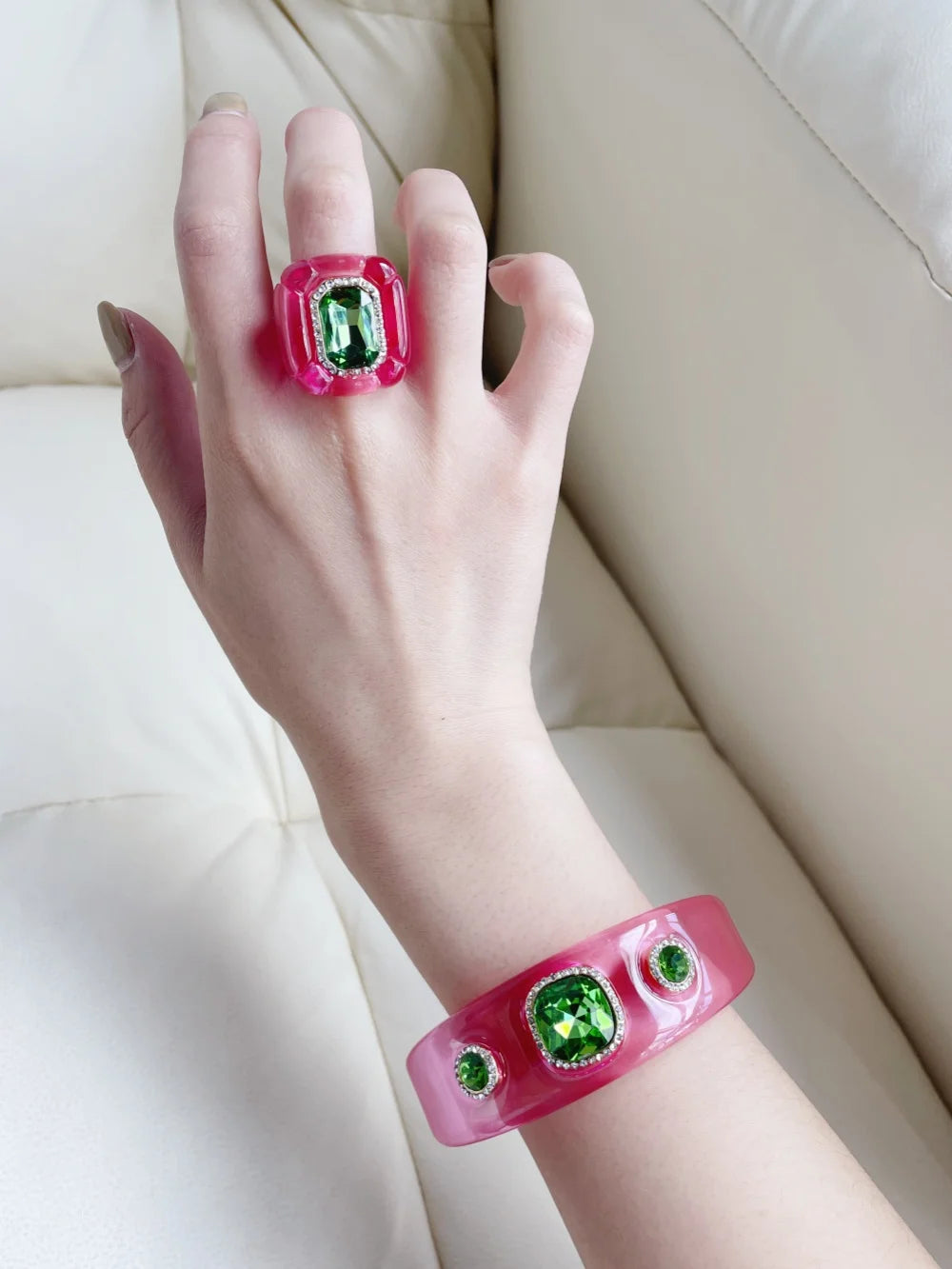 Bracelets Luxury for Woman Exaggerated Geometric Round Gradient Open Chunky Resin Bangles Designer Jewelry Accessories