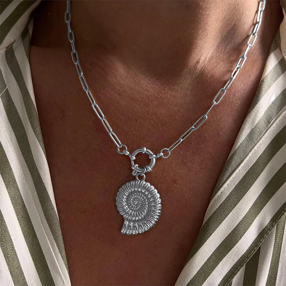 Necklaces Women Spring Buckle Chain Silvery Ocean Series Pendant Shell Conch Sea Star Pendants Stainless Steel Women's Jewelry