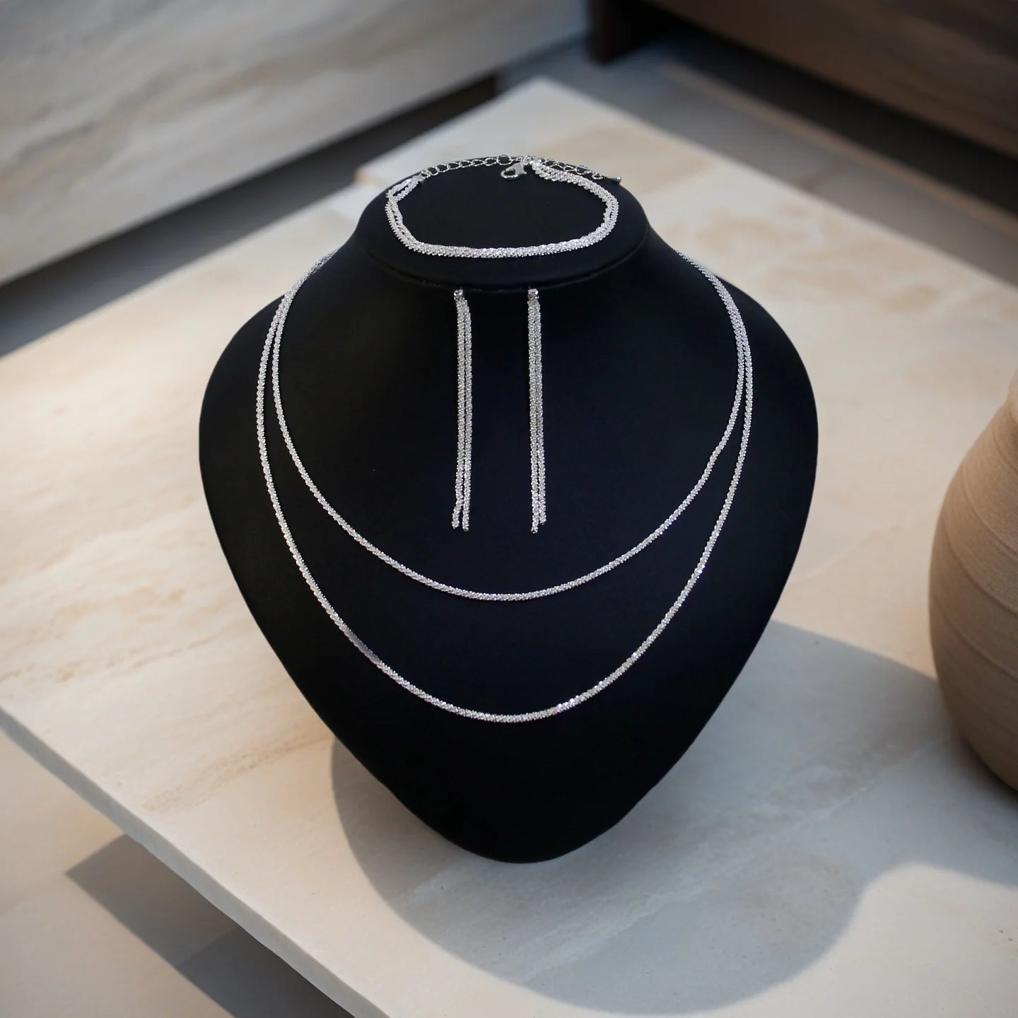 European and American Ladies' Fashionable and Shiny Necklaces, Earrings, Bracelets, Sets, Bridal Wedding Accessories and Gifts