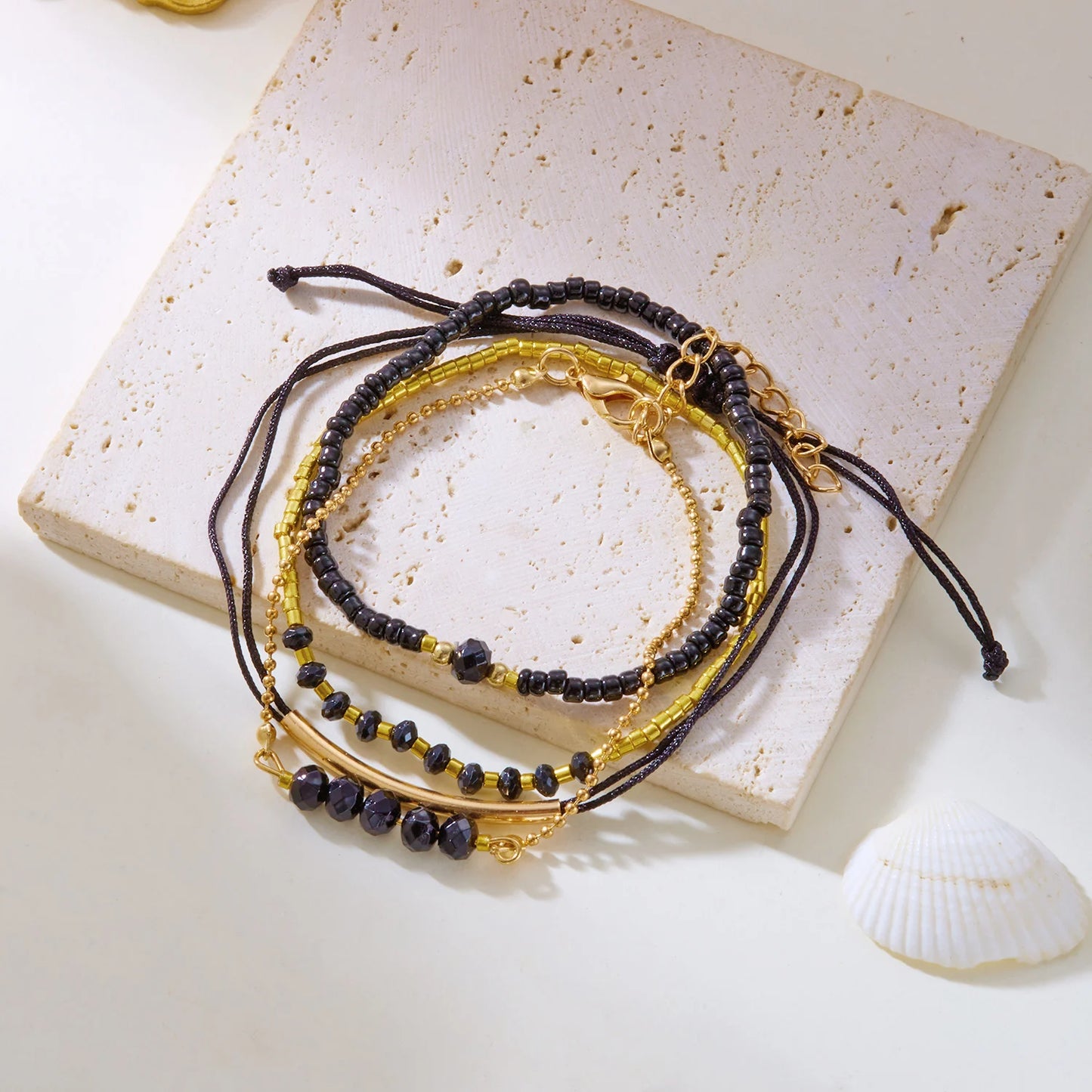 Handmade Black Crystal Beaded Bracelet for Women Minimalist Rice Beads Elastic Rope Bracelet Summer Vacation Party Jewelry Gift